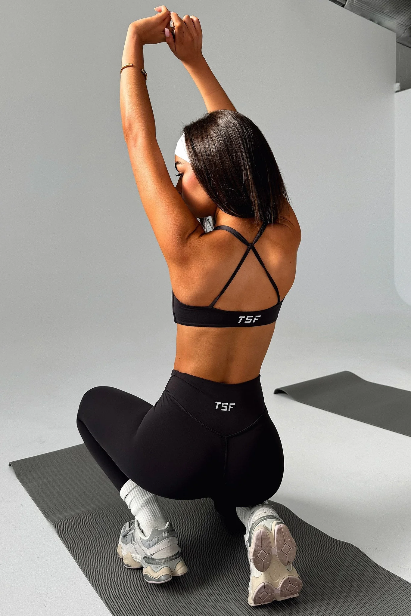 Nikau Twist Sports Bra - Grey - Image 5