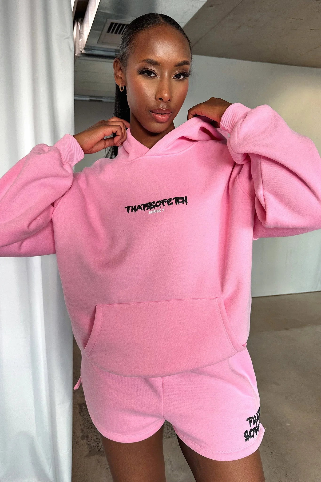 Series 7 Hoodie - Pink - Image 3